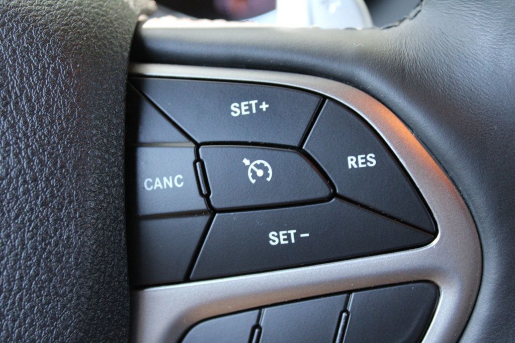 2017 Jeep Grand Cherokee Altitude photo 14