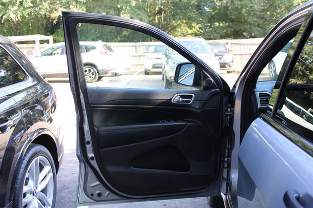 2017 Jeep Grand Cherokee Altitude 4x2 - 22914334 - 17