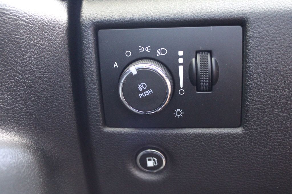 2017 Jeep Grand Cherokee Altitude photo 25