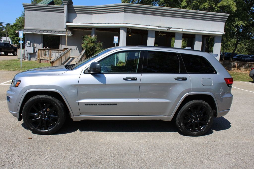 2017 Jeep Grand Cherokee Altitude photo 7