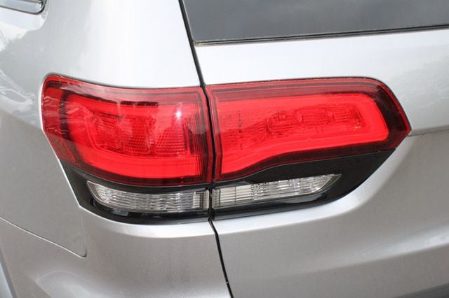 2017 Jeep Grand Cherokee Altitude 4x2 - 23023568 - 9