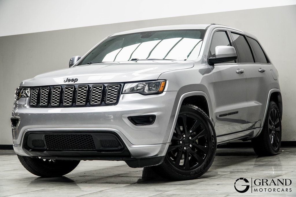 Used 2017 Jeep Grand Cherokee Altitude with VIN 1C4RJEAG3HC837896 for sale in Kennesaw, GA