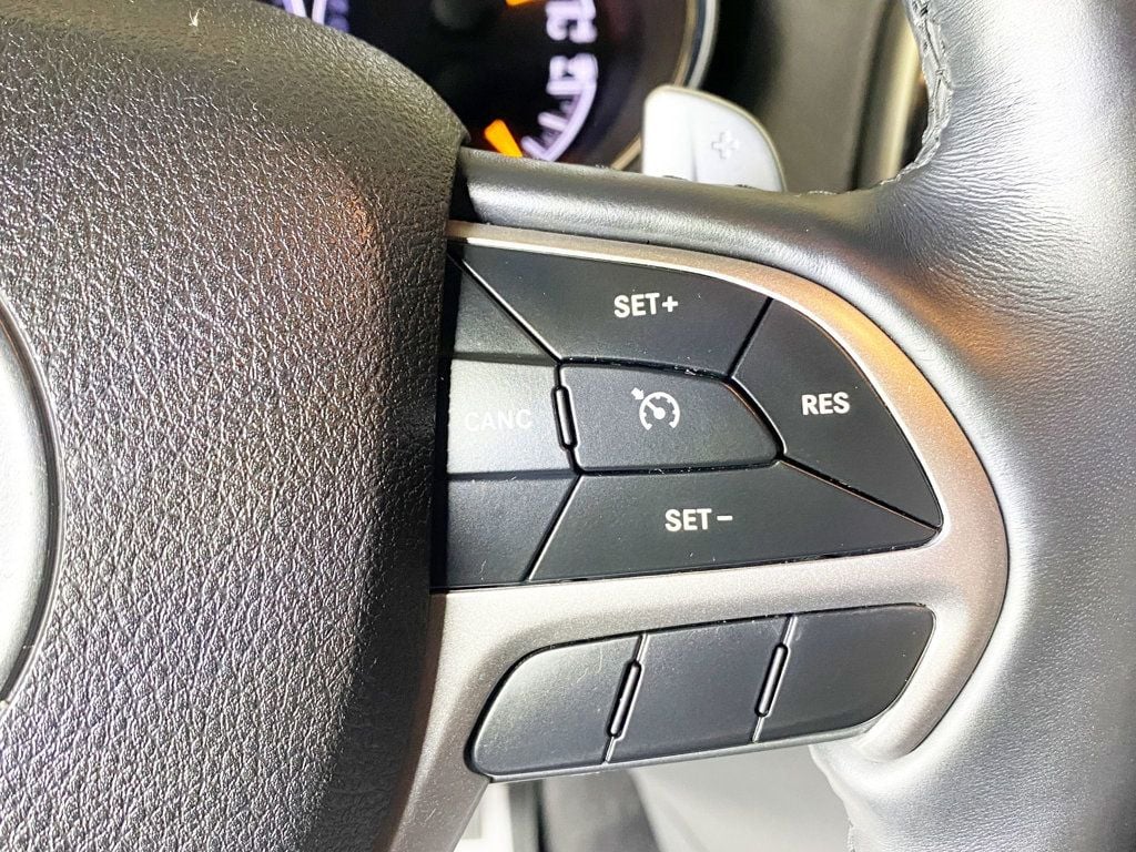2017 Jeep Grand Cherokee Altitude photo 25