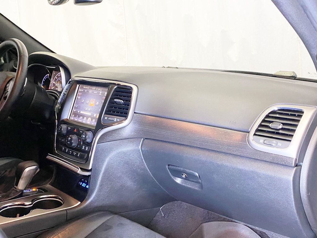 2017 Jeep Grand Cherokee Altitude photo 38