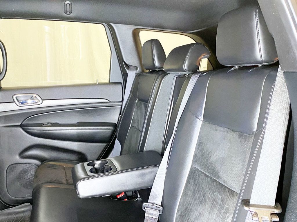 2017 Jeep Grand Cherokee Altitude photo 45