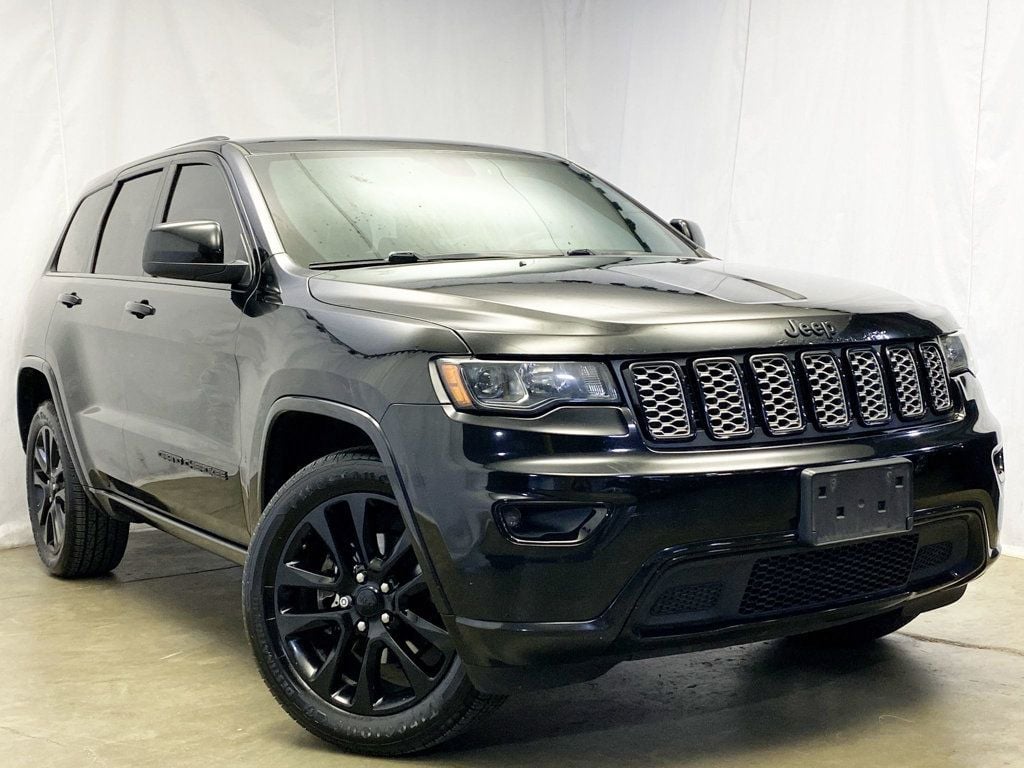 2017 Jeep Grand Cherokee Altitude photo 8