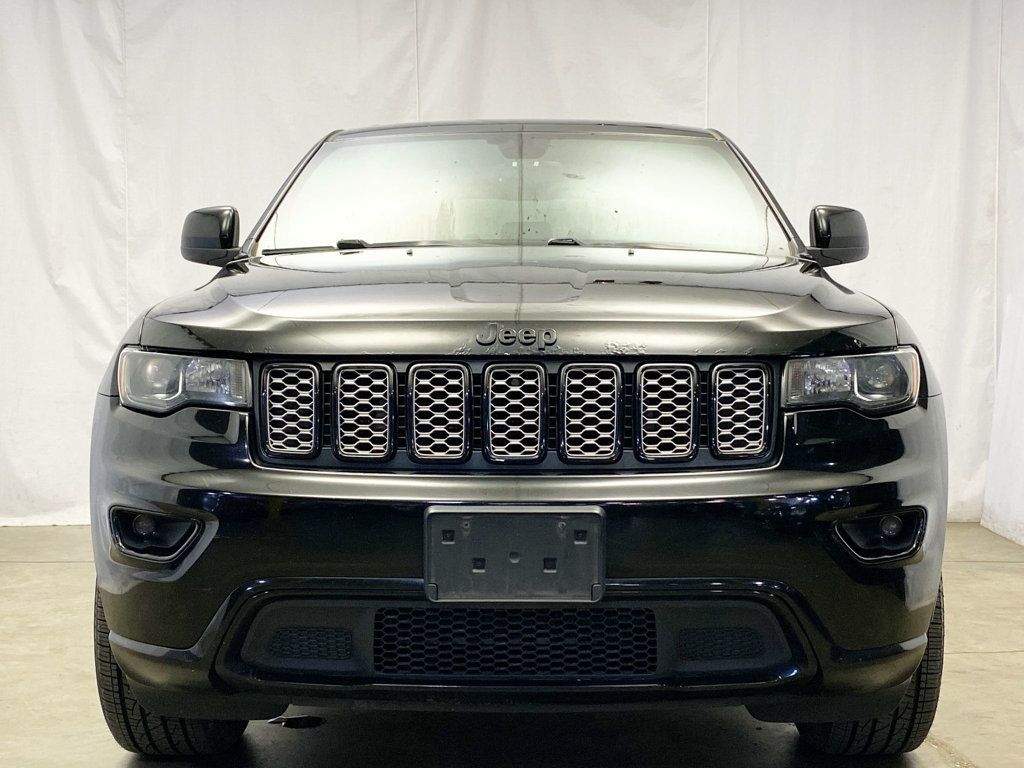 2017 Jeep Grand Cherokee Altitude photo 9