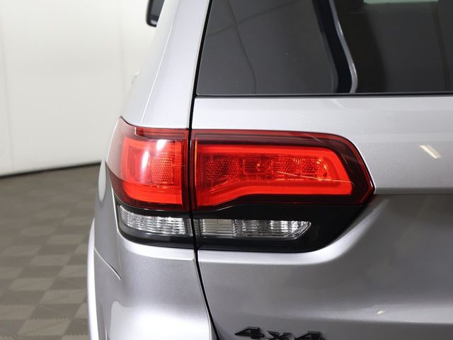 2017 Jeep Grand Cherokee Altitude 4x4 - 22956652 - 13