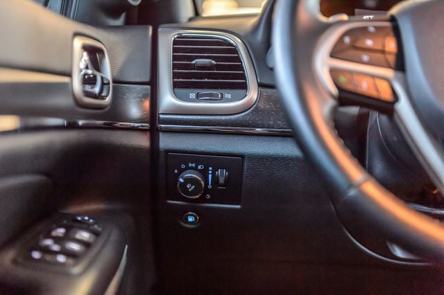 2017 Jeep Grand Cherokee GRAND CHEROKEE LIMITED 4X4 - LEATHER - NAV - BLUETOOTH - 22954760 - 29