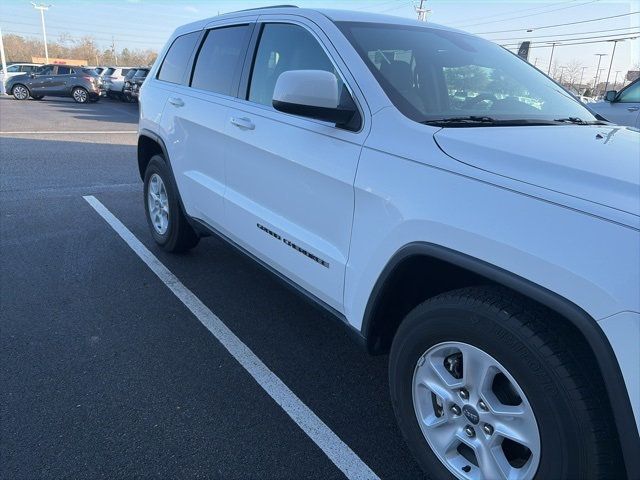 2017 Jeep Grand Cherokee Laredo 4x2 - 22968748 - 1