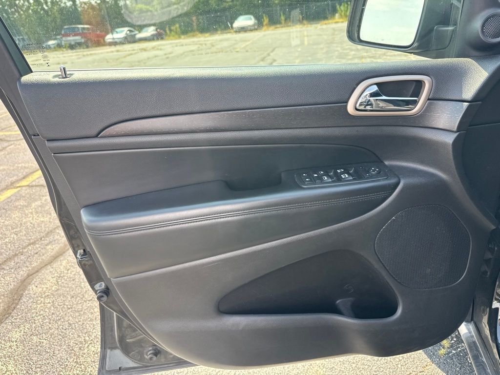 2017 Jeep Grand Cherokee Laredo 4x4 - 23074782 - 9