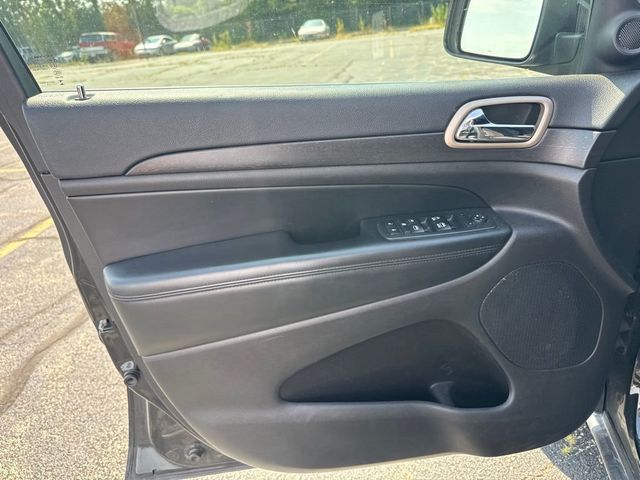 2017 Jeep Grand Cherokee Laredo 4x4 - 23074782 - 9