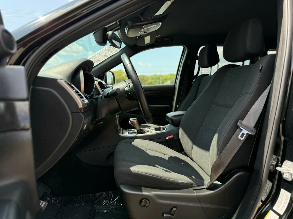 2017 Jeep Grand Cherokee Laredo photo 10