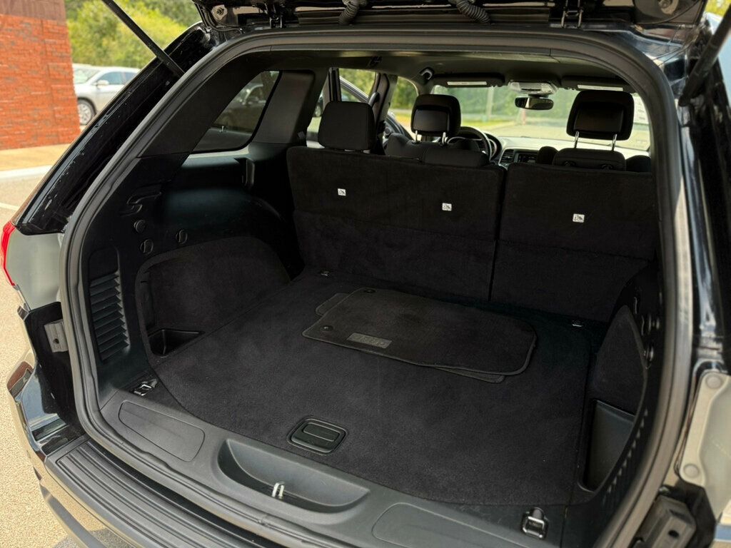 2017 Jeep Grand Cherokee Laredo photo 15