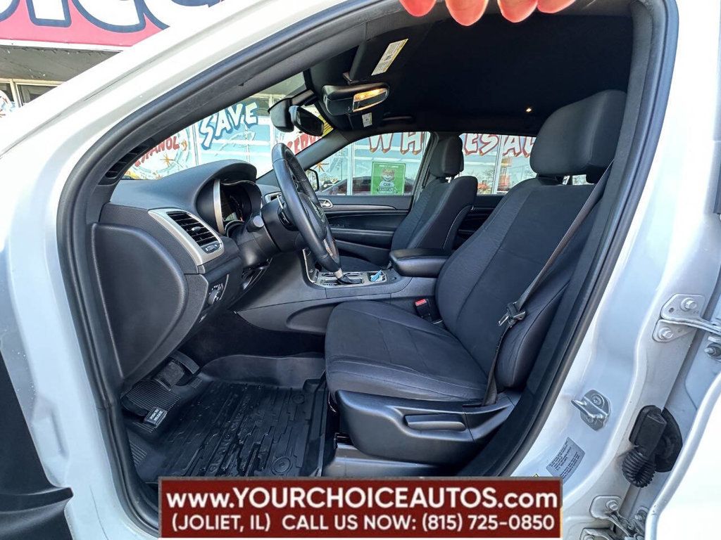 2017 Jeep Grand Cherokee Laredo 4x4 - 22791465 - 13