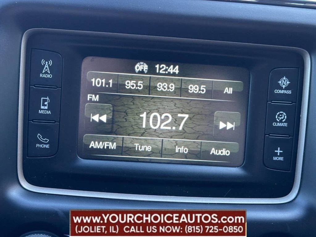 2017 Jeep Grand Cherokee Laredo 4x4 - 22791465 - 32