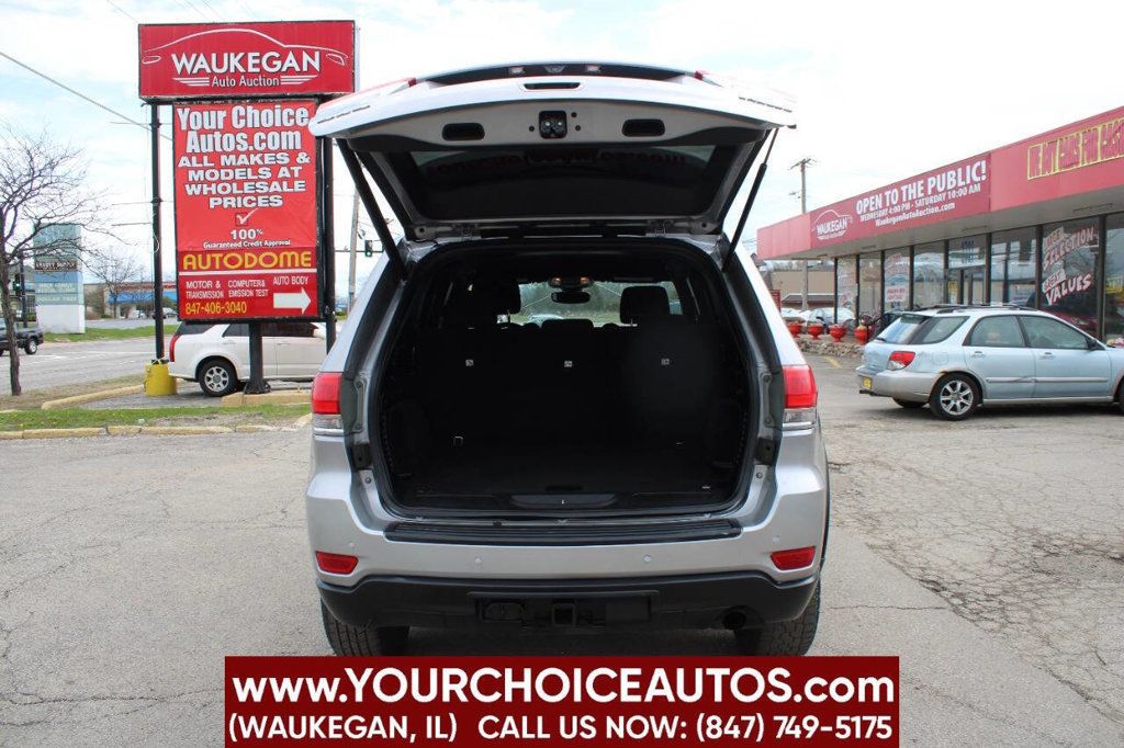 2017 Jeep Grand Cherokee Laredo 4x4 - 22833070 - 13