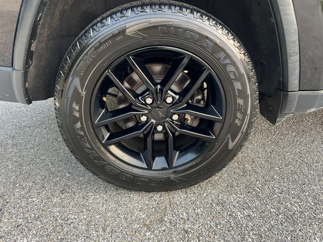 2017 Jeep Grand Cherokee Laredo 4x4 - 23061581 - 17