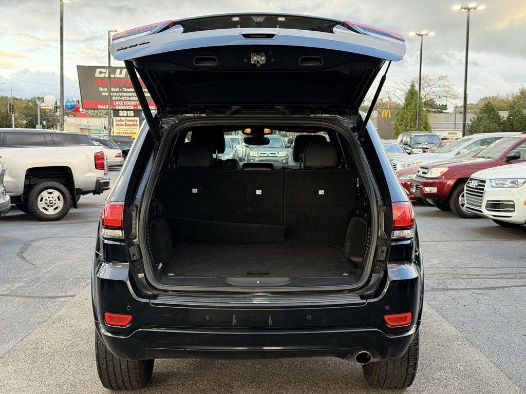 2017 Jeep Grand Cherokee Laredo 4x4 - 23096530 - 6