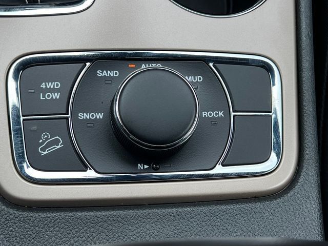 2017 Jeep Grand Cherokee Limited - 23044726 - 30