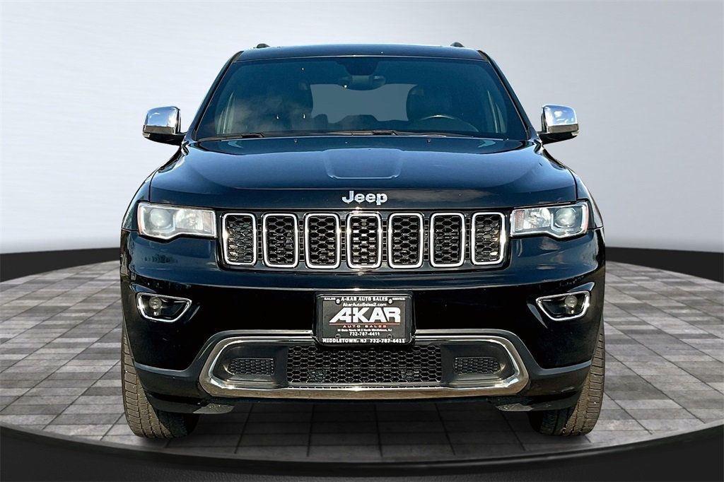 2017 Jeep Grand Cherokee Limited photo 2