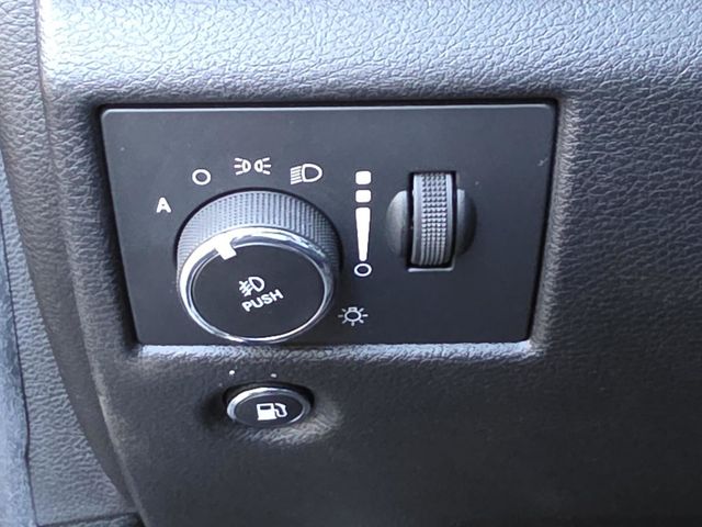 2017 Jeep Grand Cherokee Overland 4x2 - 22979963 - 27