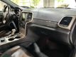 2017 Jeep Grand Cherokee Overland 4x4 - 22620208 - 32