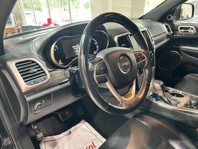 2017 Jeep Grand Cherokee Overland 4x4 - 23002618 - 9