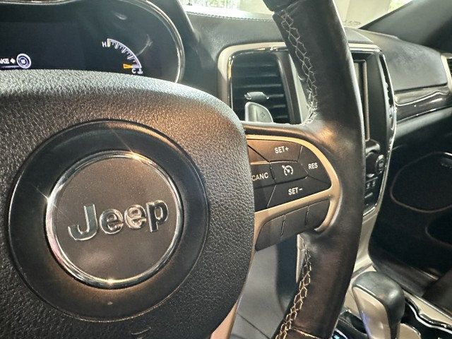 2017 Jeep Grand Cherokee Overland 4x4 - 23002618 - 13