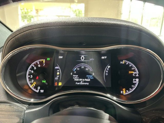 2017 Jeep Grand Cherokee Overland 4x4 - 23002618 - 16