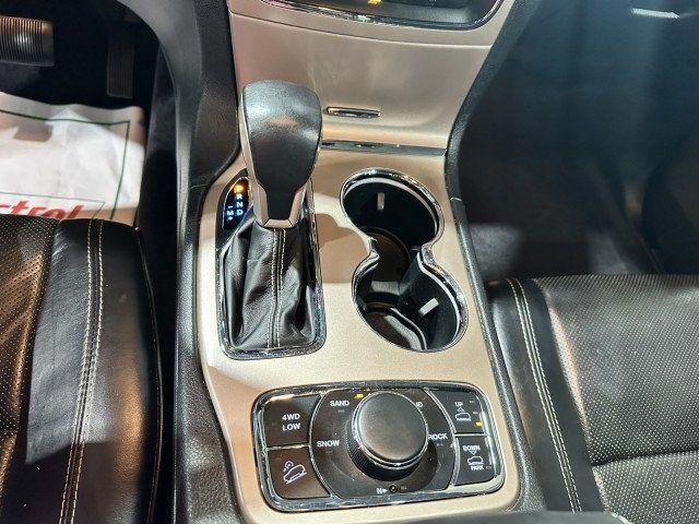 2017 Jeep Grand Cherokee Overland 4x4 - 23002618 - 19