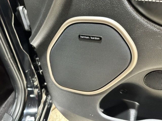 2017 Jeep Grand Cherokee Overland 4x4 - 23002618 - 35