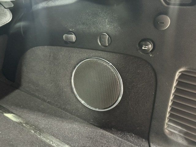 2017 Jeep Grand Cherokee Overland 4x4 - 23002618 - 39