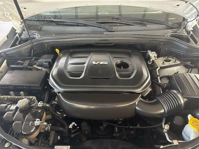 2017 Jeep Grand Cherokee Overland 4x4 - 22962181 - 9