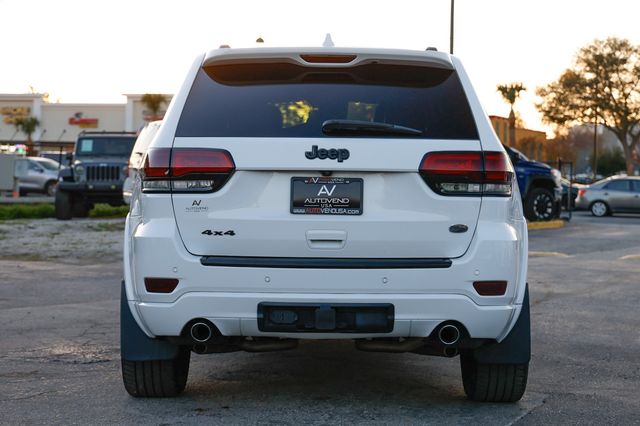 2017 Jeep Grand Cherokee Overland 4x4 - 22962181 - 11