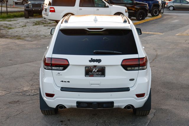 2017 Jeep Grand Cherokee Overland 4x4 - 22962181 - 13