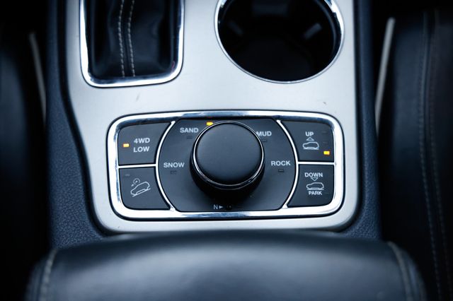 2017 Jeep Grand Cherokee Overland 4x4 - 22962181 - 45