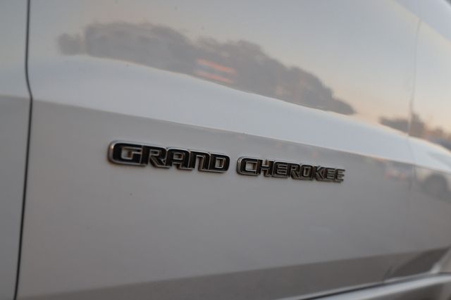 2017 Jeep Grand Cherokee Overland 4x4 - 22962181 - 48