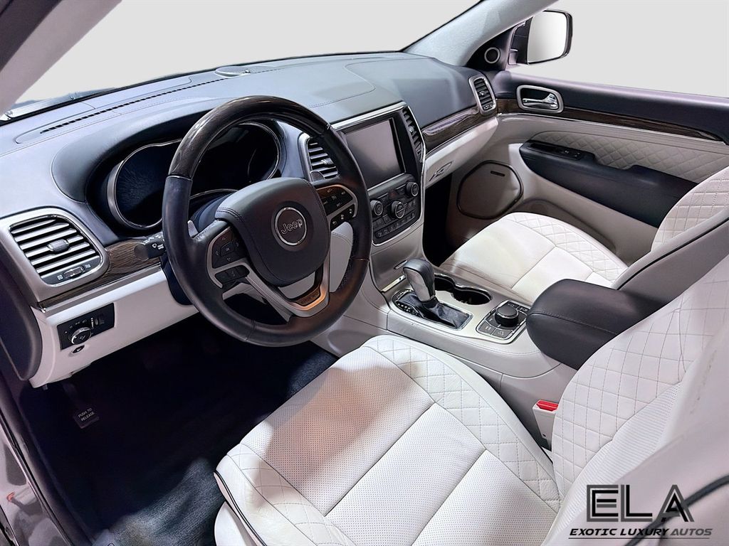 2017 Jeep Grand Cherokee Signature Leather-Wrapped Interior Package! LOOK INTERIOR SEATS! - 23013992 - 9