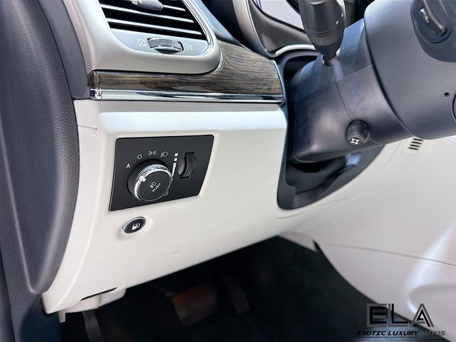 2017 Jeep Grand Cherokee Signature Leather-Wrapped Interior Package! LOOK INTERIOR SEATS! - 23013992 - 10
