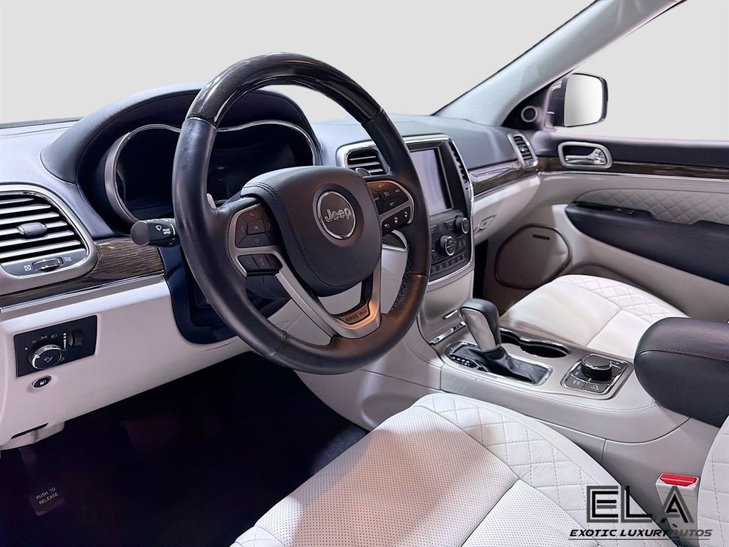 2017 Jeep Grand Cherokee Signature Leather-Wrapped Interior Package! LOOK INTERIOR SEATS! - 23013992 - 11