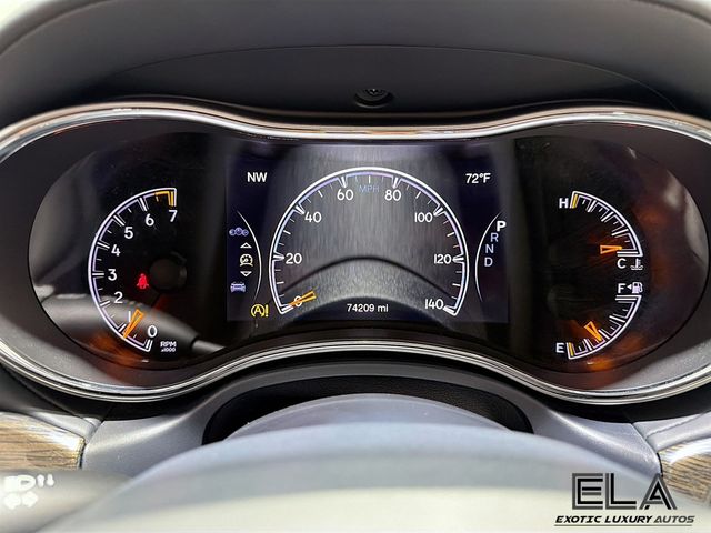 2017 Jeep Grand Cherokee Signature Leather-Wrapped Interior Package! LOOK INTERIOR SEATS! - 23013992 - 12
