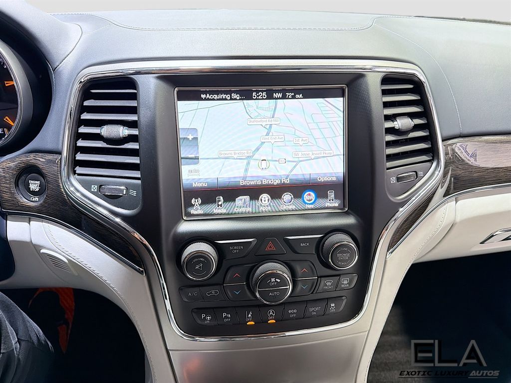 2017 Jeep Grand Cherokee Signature Leather-Wrapped Interior Package! LOOK INTERIOR SEATS! - 23013992 - 13