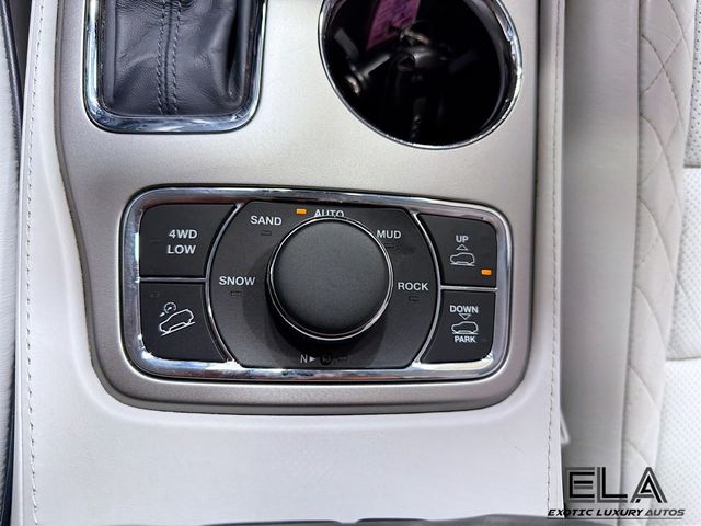 2017 Jeep Grand Cherokee Signature Leather-Wrapped Interior Package! LOOK INTERIOR SEATS! - 23013992 - 16