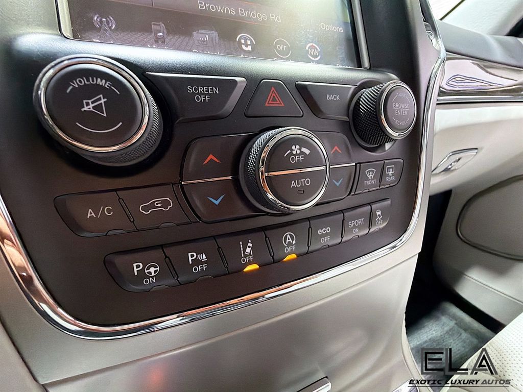 2017 Jeep Grand Cherokee Signature Leather-Wrapped Interior Package! LOOK INTERIOR SEATS! - 23013992 - 17