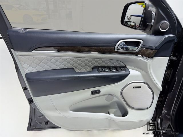 2017 Jeep Grand Cherokee Signature Leather-Wrapped Interior Package! LOOK INTERIOR SEATS! - 23013992 - 18
