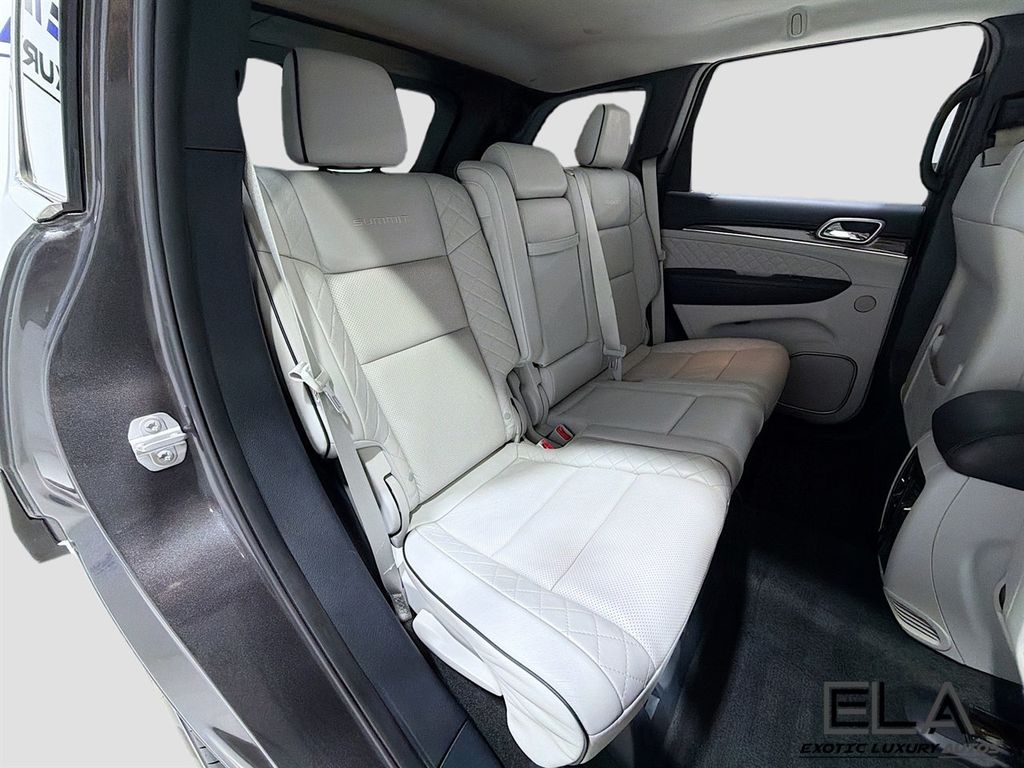 2017 Jeep Grand Cherokee Signature Leather-Wrapped Interior Package! LOOK INTERIOR SEATS! - 23013992 - 27