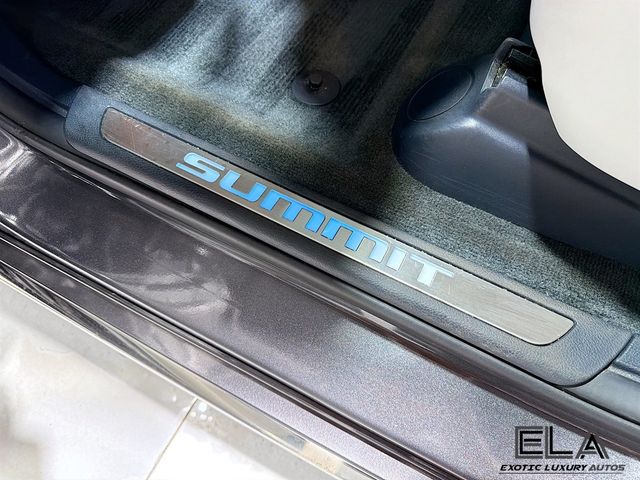 2017 Jeep Grand Cherokee Signature Leather-Wrapped Interior Package! LOOK INTERIOR SEATS! - 23013992 - 36
