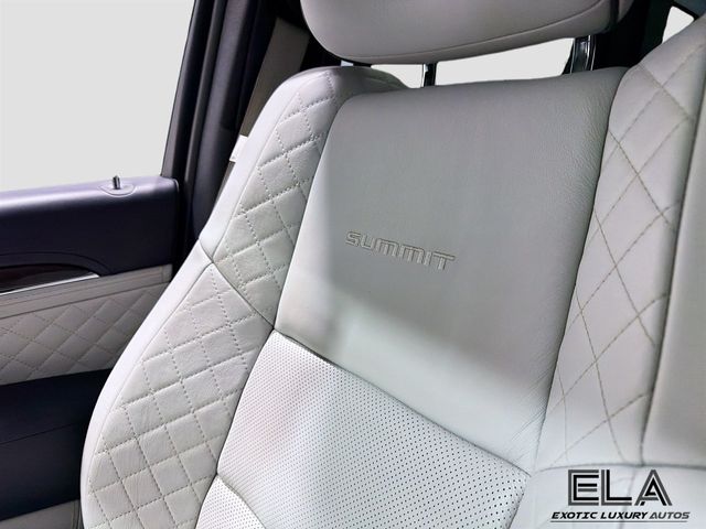2017 Jeep Grand Cherokee Signature Leather-Wrapped Interior Package! LOOK INTERIOR SEATS! - 23013992 - 41