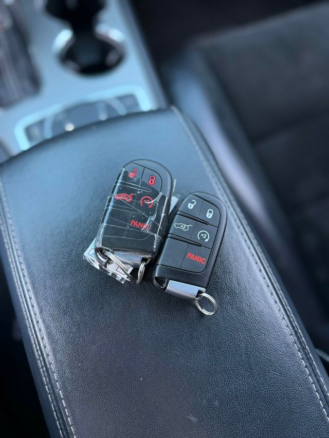 2017 Jeep Grand Cherokee SRT 4x4 - 23002392 - 25